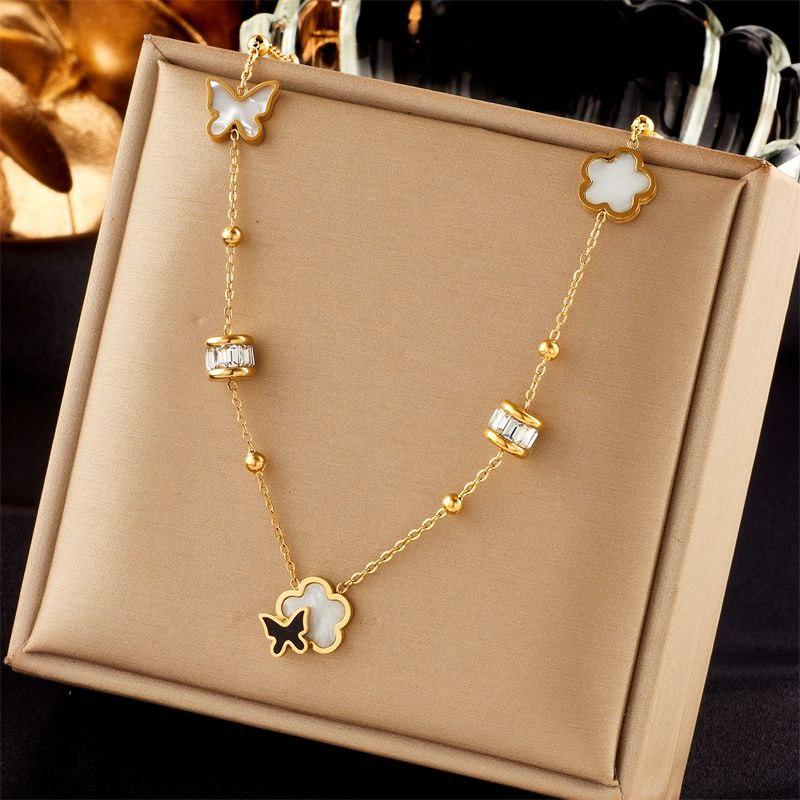 Collier Satia